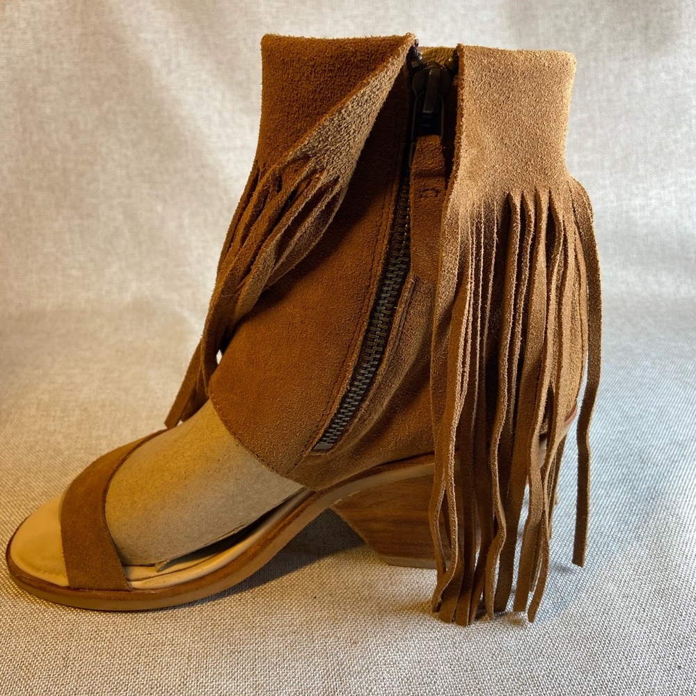 Koolaburra Brown Fringe Wedge Sandals - Picture 5 of 10